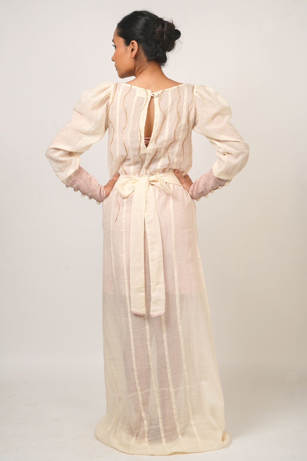 Goonj Gown