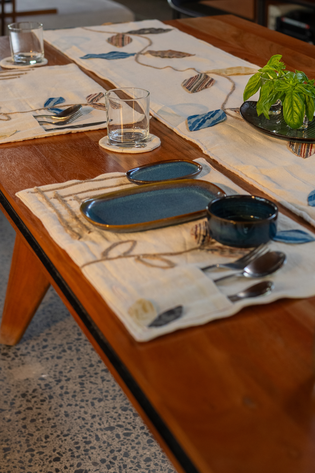 Maati Dining Set for 4